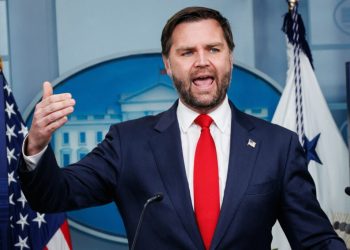 epa12421259 US Vice President JD Vance speaks during a press briefing in the James S. Brady Press Briefing Room at the White House in Washington, DC, USA, 01 October 2025.  EPA/SAMUEL CORUM / POOL