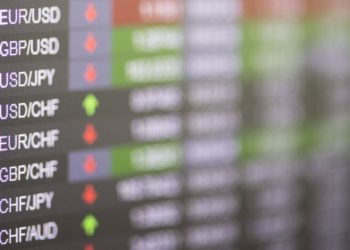 epa05387342 A screen shows currency indexes, at the Swiss Stock Market, in Zurich, Switzerland, 24 June 2016. Swiss stocks fell sharply and the Swiss franc rose in strength as news of Britain's so-called 'Brexit' vote to leave the European Union reverberated around the markets. The key SMI index tumbled 5.3 per cent on trade opening on 24 June morning.  EPA/ENNIO LEANZA