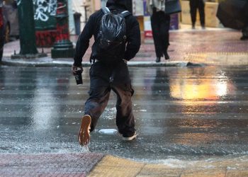 Βροχόπτωση στην Αθήνα, Δευτέρα 10 Νοεμβρίου 2025.   (ΓΙΑΝΝΗΣ ΠΑΝΑΓΟΠΟΥΛΟΣ/EUROKINISSI)