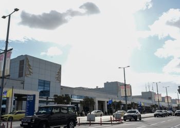 Στιγμιότυπο από τον Διεθνή Αερολιμένα Αθηνών "Ελευθέριος Βενιζέλος", Κυριακή 4 Ιανουαρίου 2026. Καθηλωμένα τα αεροπλάνα τόσο στο "Ελ. Βενιζέλος" όσο και στα υπόλοιπα ελληνικά αεροδρόμια, λόγω σοβαρού τεχνικού προβλήματος που προέκυψε στο σύστημα ραδιοσυχνοτήτων με αποτέλεσμα να κλείσει και το FIR Αθηνών.  (ΤΑΤΙΑΝΑ ΜΠΟΛΑΡΗ/EUROKINISSI)