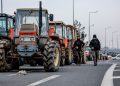 Αγρότες στο μπλόκο της Γυρτώνης Λάρισας έκλεισαν τη ΠΑΘΕ. Τρίτη 28 Ιανουαρίου 2025.  (EUROKINISSI)