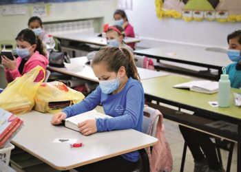 Mass Image Compressor Compressed this image. https://sourceforge.net/projects/icompress/ with Quality:80