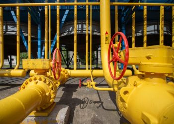 This picture taken on September 2, 2014 shows equipment from the border release and compressor station of the gas pipeline from Ukraine in Ve?ke Kapusany, eastern Slovakia. (Photo by TOMAS BENEDIKOVIC / AFP)