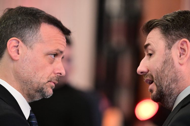 Πράσινη μετάβαση, ψηφιακός μετασχηματισμός, πληθωριστικό περιβάλλον. Οι προκλήσεις για τις μικρομεσαίες επιχειρήσεις μέσα σε ένα ρευστό γεωπολιτικό και κατ' επέκταση μακροοικονομικό πλαίσιο τίθενται επί τάπητος στο Ευρωπαϊκό Συνέδριο Επιχειρηματικότητας του Economist, το οποίο διοργανώνεται το Σάββατο 25 Μαΐου 2024 στο ξενοδοχείο Grand Hyatt της Αθήνας σε συνεργασία με το Επαγγελματικό Επιμελητήριο Αθηνών και την Ελληνική Συνομοσπονδία Επαγγελματιών, Βιοτεχνών και Εμπόρων (ΓΣΕΒΕΕ), καθώς και με την υποστήριξη του Γραφείου του Ευρωπαϊκού Κοινοβουλίου στην Ελλάδα και της Αντιπροσωπείας της Ευρωπαϊκής Επιτροπής στην Ελλάδα. Σάββατο 25 ΜαΪου 2024 (ΤΑΤΙΑΝΑ ΜΠΟΛΑΡΗ / EUROKINISSI)