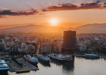 Πειραιάς: Πώς το λιμάνι προκαλεί «έμφραγμα» στην Αθήνα